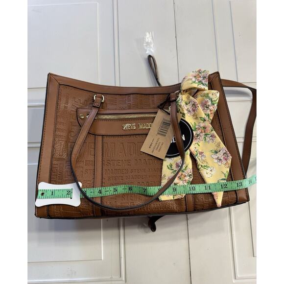 Steve Madden Cognac Embossed Logo Large Brown Tote w/ Scarf Makeup Bag NWT $108 - Picture 8 of 8